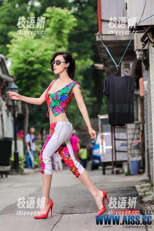 卓别林也爱玩的游乐场，爱丝免费图包送给你！