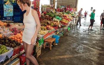 AISS爱丝(黄金版) – 看！索菲在无圣光下，汽车医生变身