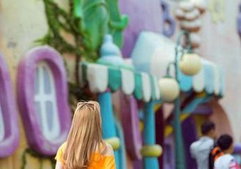 AISS爱丝(黄金版) – 看！索菲全套滑板少女图片，没想到是个潇洒的女生，滑难度这事儿听听就好！