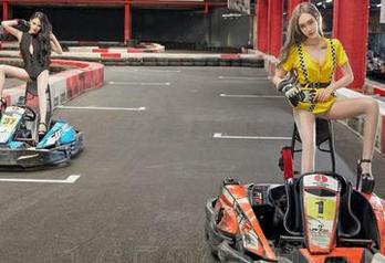 爱丝的回家篇：图集中的穿衣与家常