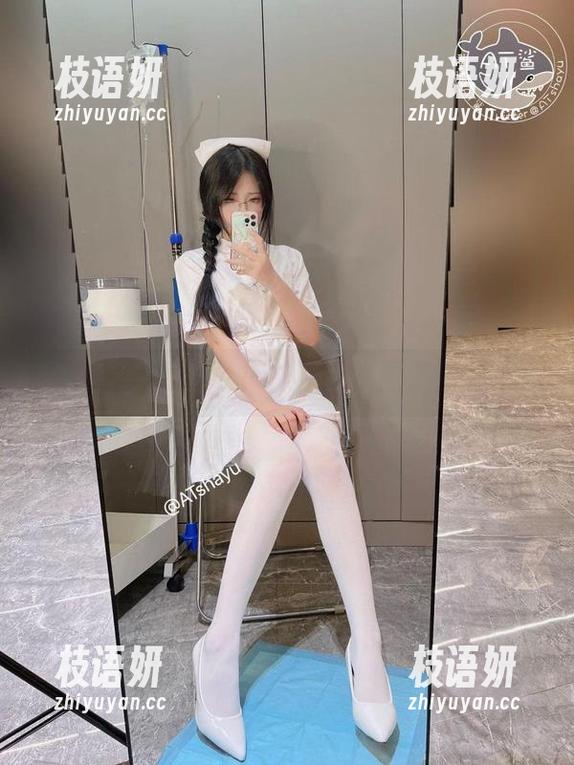 AT鲨这款灰色裤袜，最新图集简直了