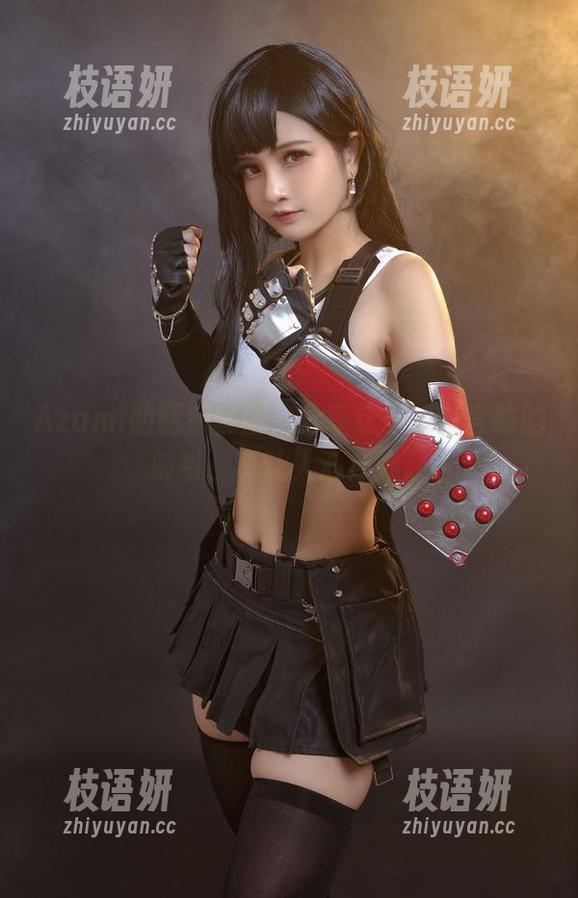 Azami的丽莎套图，分享这份难以言喻的吸引，真让人心痒痒。