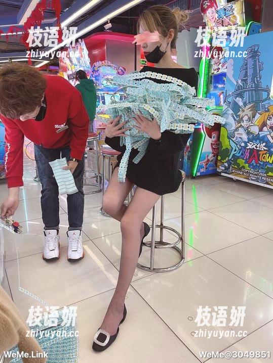 微密圈 - 给你推荐一个资源，Callmecandy的豹纹造型，时不时让人想多看几眼。