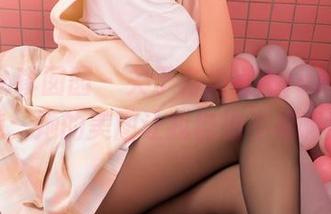 Feilin嗲囡囡 – 关于方绮言Ayaka的清纯：她的美图让我自愧不如啊！