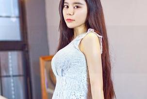 Feilin嗲囡囡 – 芷儿Momoko美足作品，这“足”以给你留下深刻印象。