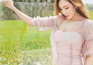 Feilin嗲囡囡 – 属于夏天的贾诗晗泳衣作品：泳池边的拍照技艺，你能学会几个？