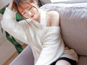 Feilin嗲囡囡 – 鱼子酱Fish的和服写真：一款适合外送员的设计