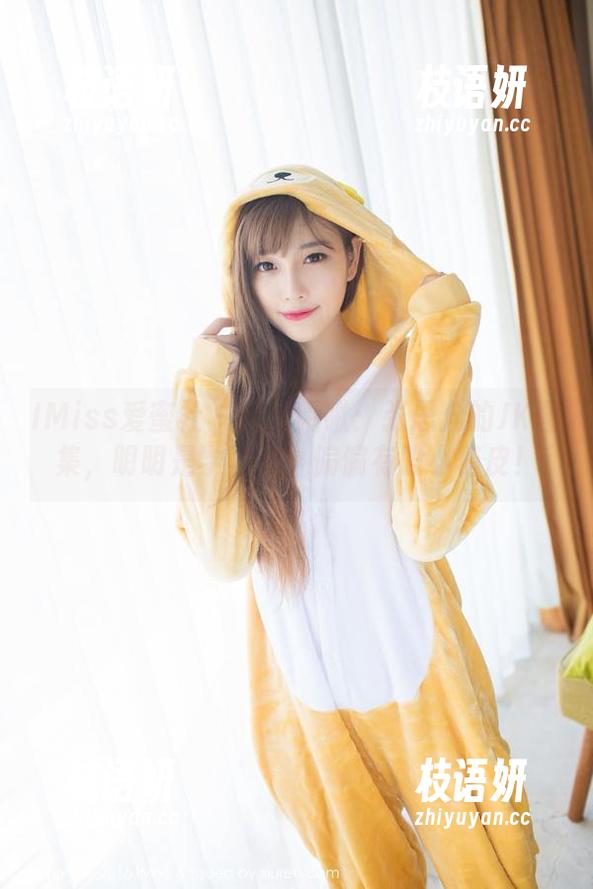 IMiss爱蜜社 - 线上瞅瞅：张思允的JK图集，明明是学习风，偏偏有股小俏皮！