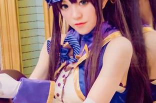 Kettoe的连体衣，无圣光的样子反而让人意外，原图中透漏着一丝撩。