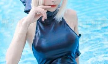 圣路易斯？Kitkat Cosplay的最新图包又是怎样的随意风？