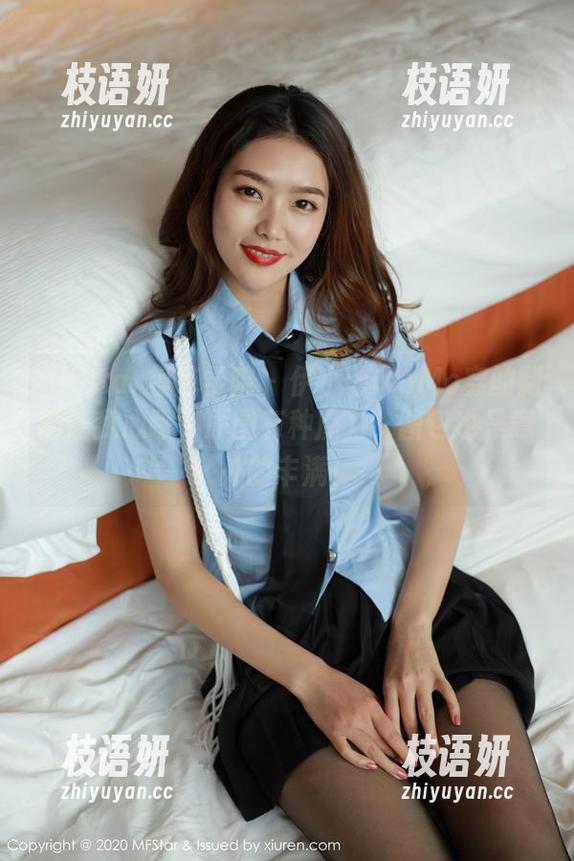 MFStar模范学院 - 伊小七MoMo穿的制服让我心跺，原图有种魔力，图包也是意外的丰满！