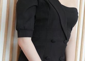 MFStar模范学院 – 茜茜Kimi的新图包更新：夏天的游泳圈没想到这么好用！