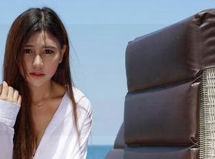 MFStar模范学院 – 原图里，露露Andrea的裸足与画面其他景物之间的默契，哦，简直是配合得太完美了！