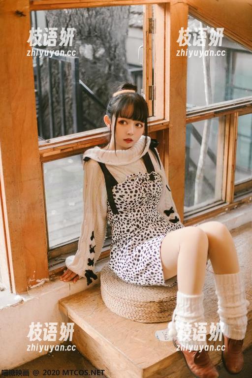 MTYH喵糖映画 - 蠢沫沫的网袜精选合集，观看中，突然想问她有没有其他颜色？