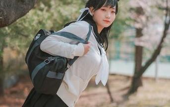 Mimmi(밈미)现身女仆庄园W，在线秀出她的‘工作服’图片，哈哈！