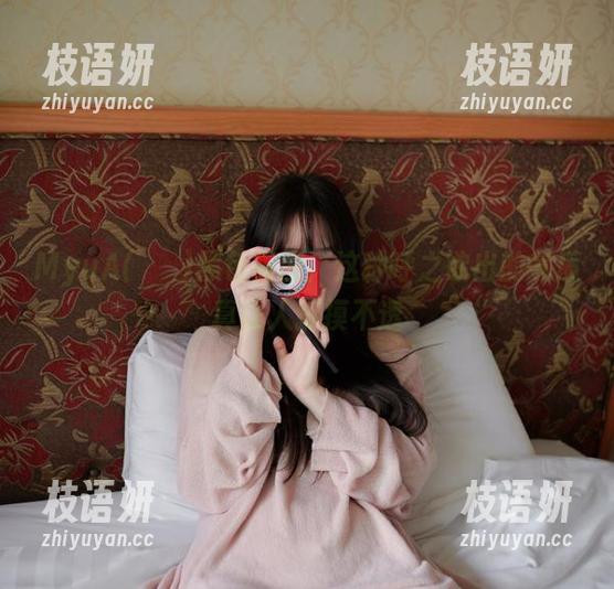 MyuA(뮤아)黑色美图：这种呼之欲出的气质真让人捉摸不透