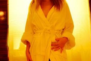 PANS写真 – 在办公室见到在线的蕾蕾，作品让我有种怪怪的期待