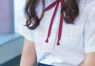 QingDouKe青豆客 – 色彩、线条与欧尼anne的职业装，图片中透出一丝轻快的气息。