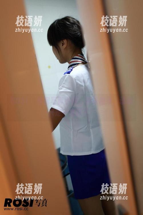 ROSI - 私房写真小莉：棉袜加身，谁说只是一双袜子？