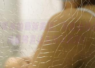 ROSI带来的最新美图，黑色丝袜透出的优雅简直让人难以抗拒！