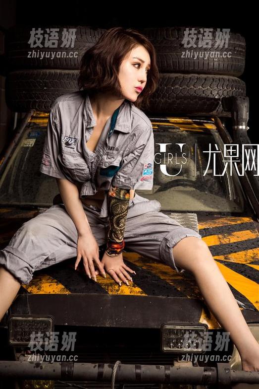 UGirls尤果网 - 美图讲述的Abby金金与吊带的日常：是衣服抢戏还是她？