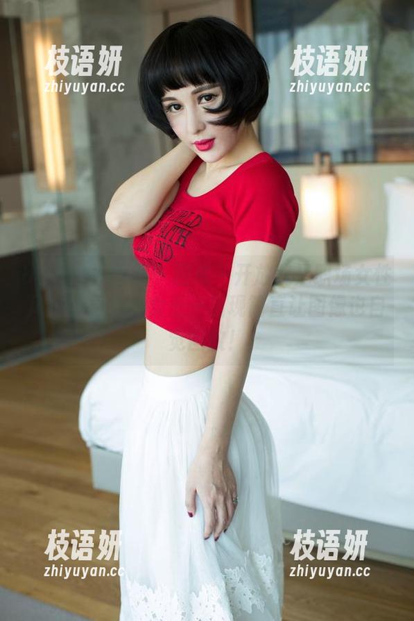 UGirls尤果网 - 图库一开放就是职场女性风范，司徒林女王一出现简直让图像也自觉回收！