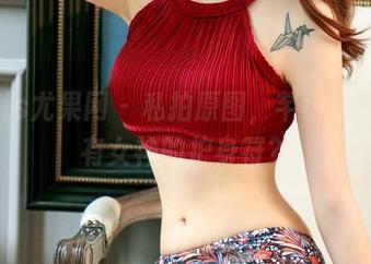 UGirls尤果网 – 私拍原图，芊小童难道真有女神的护身符？