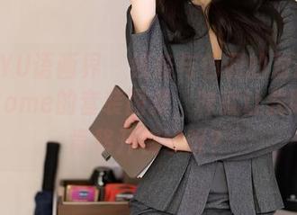 XIAOYU语画界 – 线条与色调的对话：杨晨晨Yome的套装图集，咋就让我盯着不肯移开视线呢？