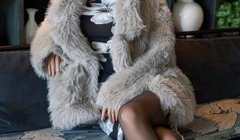 XINGYAN星颜社 – 终于找到了伊黎yili的连体衣，图库里有她的魔法分享！