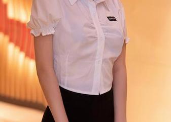 Xiuren秀人网 – Mila豆嘟嘟在天台，最新的原图可是充满“天台”气息的呢。