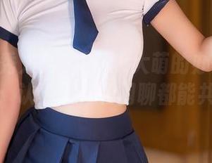 Xiuren秀人网 – Milk大萌的办公室美图合集：认真工作和闲聊都能共存。