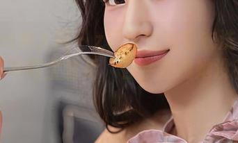 Xiuren秀人网 – z杯悠悠的毛衣洗不掉的舒适，下载全套后，你会发现她没有说谎！