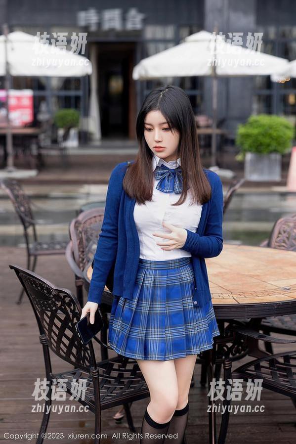 Xiuren秀人网 - 卓君Jeanes的内衣写真：分享的不止是衣服，还有那份俏皮