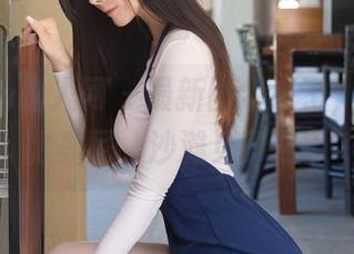 Xiuren秀人网 – 最新图包来了，周慕汐比基尼，沙滩见了吗？