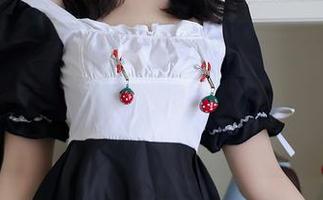 Xiuren秀人网 – 小乔babyb在泳池，原图传递的气息，它到底是不小心露了点呢？