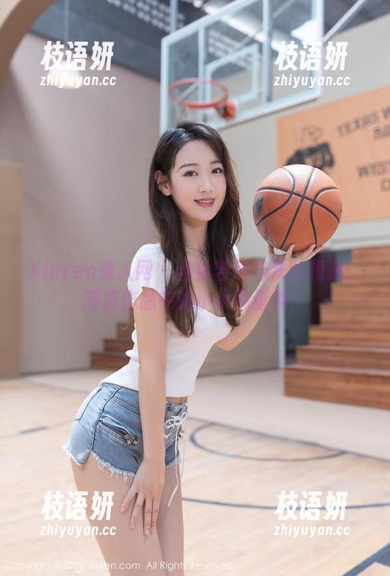 Xiuren秀人网 - 当徐若兮与灰丝相遇：高清作品中的小小捣蛋神！