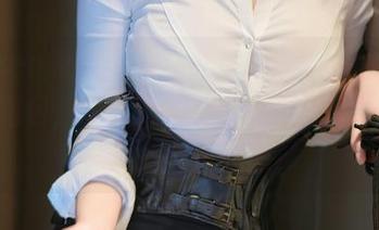 Xiuren秀人网 – 林文文yooki的水手服写真图包，让人想起小时候的夏日，这也是怀旧与美好吗？