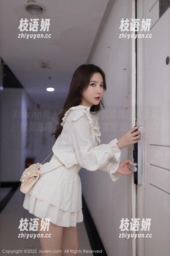 Xiuren秀人网 - 田依依的瑜伽图片合集：你见过用一个柔软度打败阳光的女人吗？