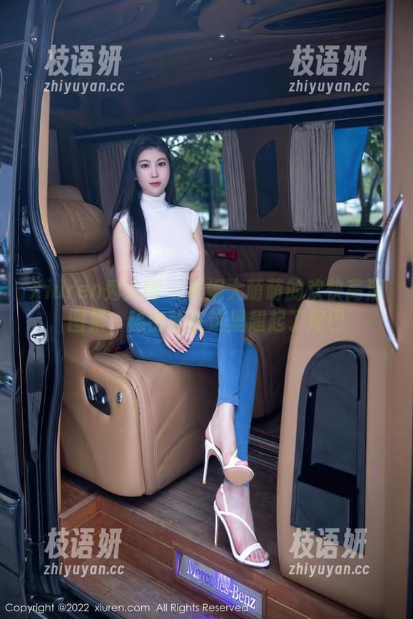 Xiuren秀人网 - 米妮大萌萌的欢快高清图集，秘密就在这里翘起了尾巴