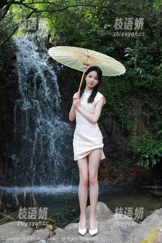 Xiuren秀人网 - 赵万灵的教室写真，一切都在无圣光下成为了谈资