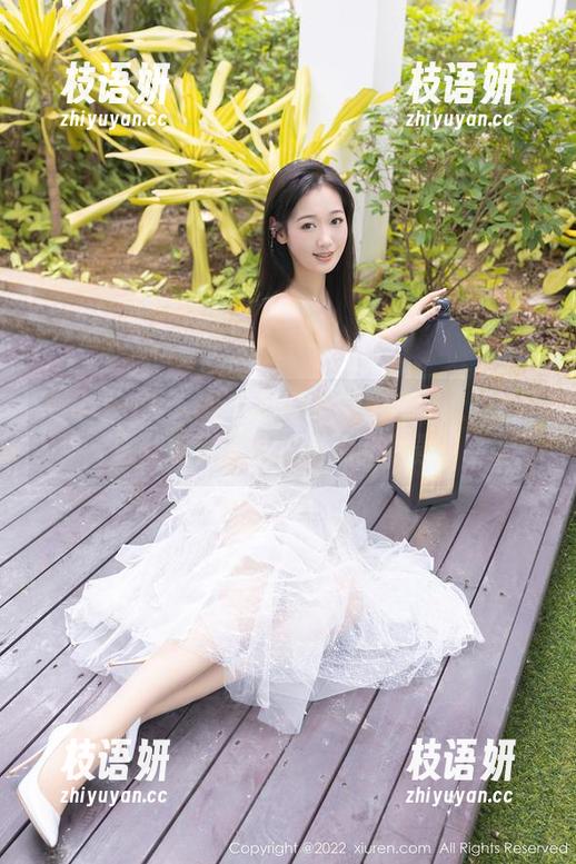 Xiuren秀人网 - 陈巧蓓isabella：把夏日壁纸变成你的小清新背景！