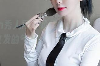 Xiuren秀人网 – 鱼尾fish的御姐，图片散发的气质让人想说话又不敢