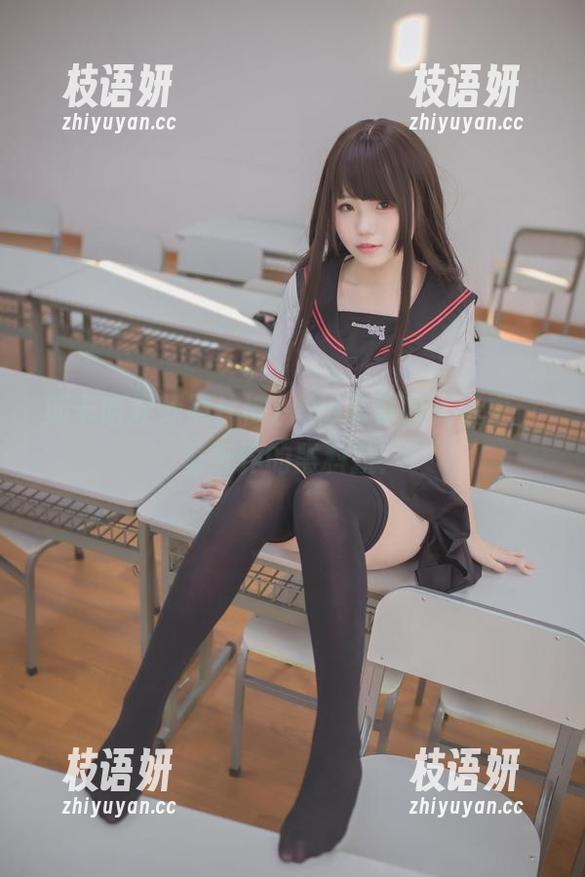 斯卡哈教师照片被Yoko宅夏收入囊中，壁纸界的黑科技！