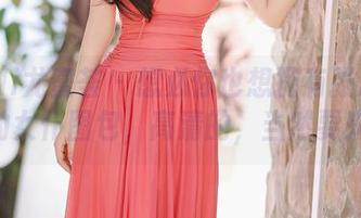 YouMi尤蜜荟 – 想必你也想拥有张思允Nice的女仆图包，高清的，当然要来了。