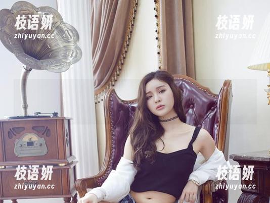 YouWu尤物馆 - 孟狐狸FoxYini高清自拍合集，感觉好像有种提醒让我眼睁睁看，嘿嘿。