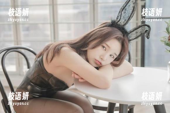 扎心了，Zzyuri浴室的高清图集，水流太诱人了吧！