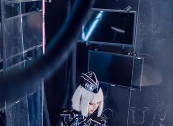 找个地方停下脚步，izumi泉桃子最新油亮作品分享