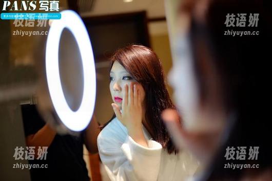 pans - 这个双马尾，没想到能在木木的图库里散发这种迷人气息，真有意思。