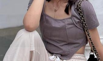 给我来一份roroki骷髅姬的私拍套图：JK发糖，为何我越看越饿？