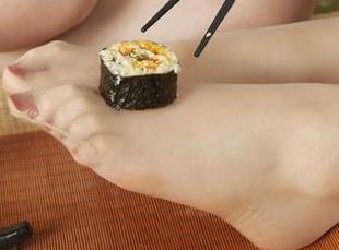 丽柜 – 悠悠的定制制服，图片闪闪发光？你说是巧合吗？